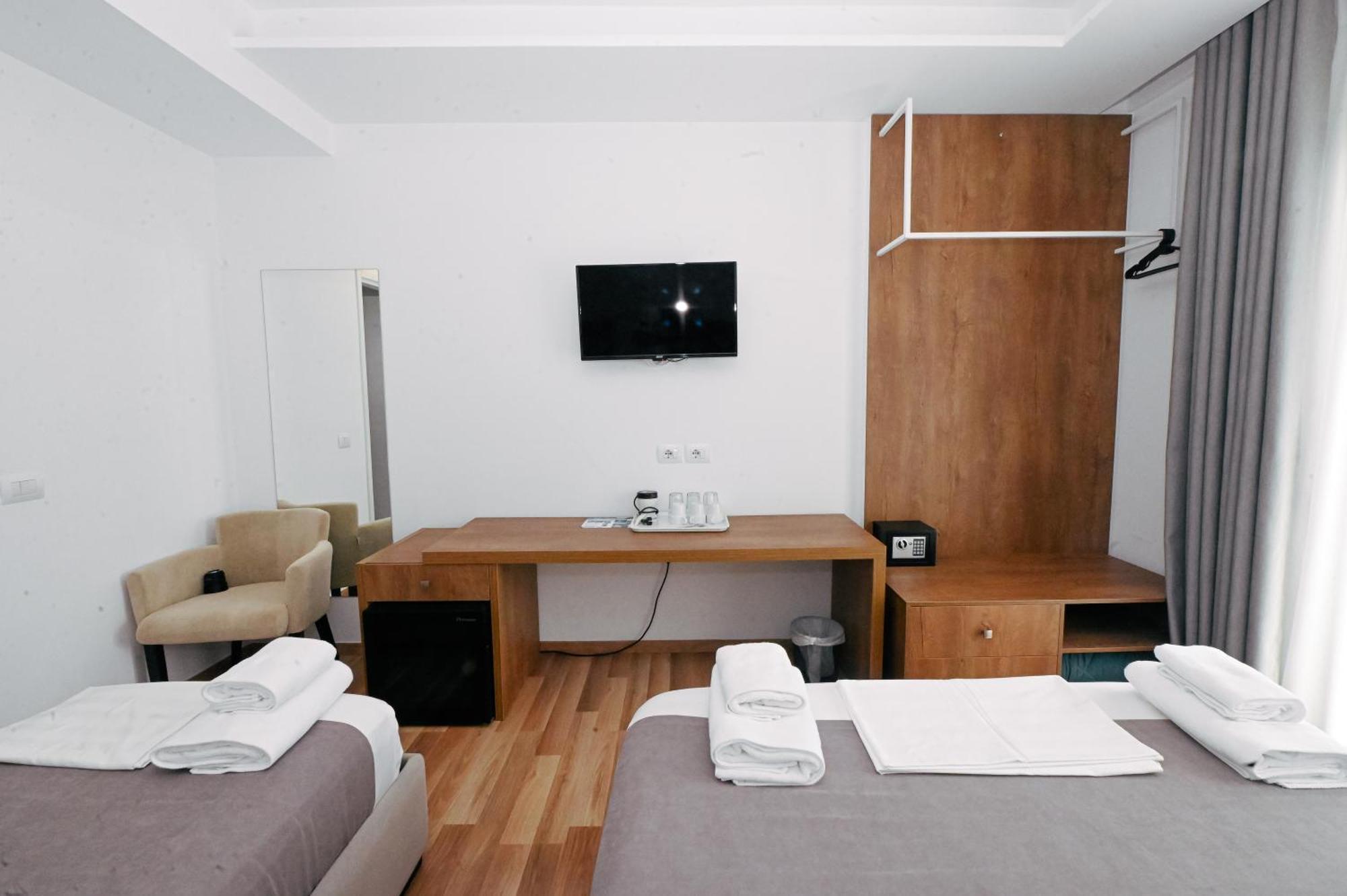 Bianco Hotel Ксаміл Екстер'єр фото