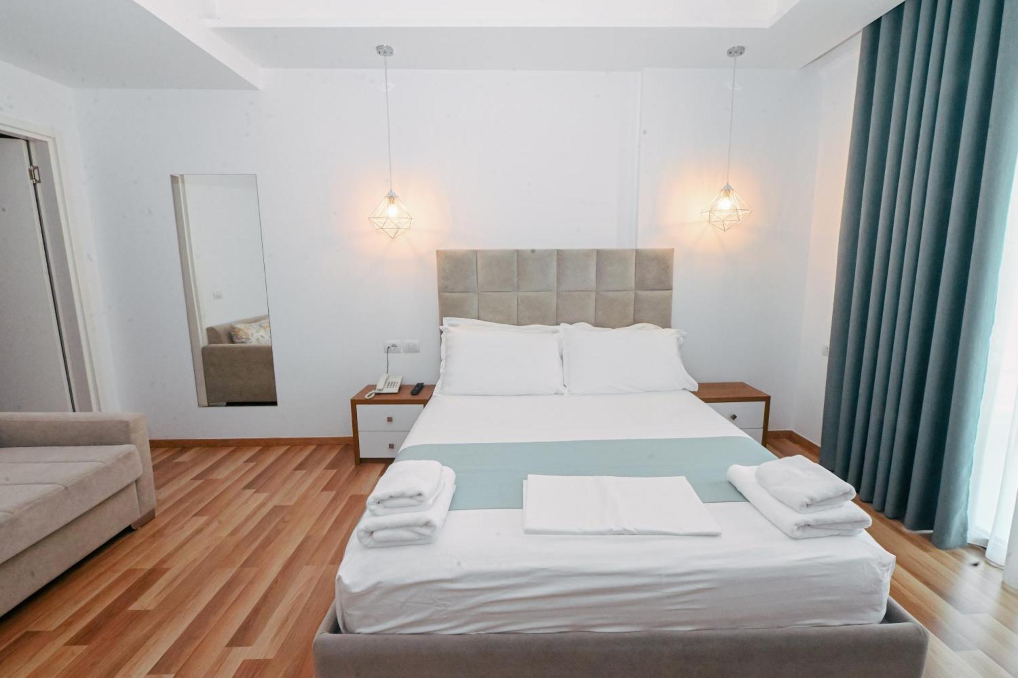 Bianco Hotel Ксаміл Екстер'єр фото