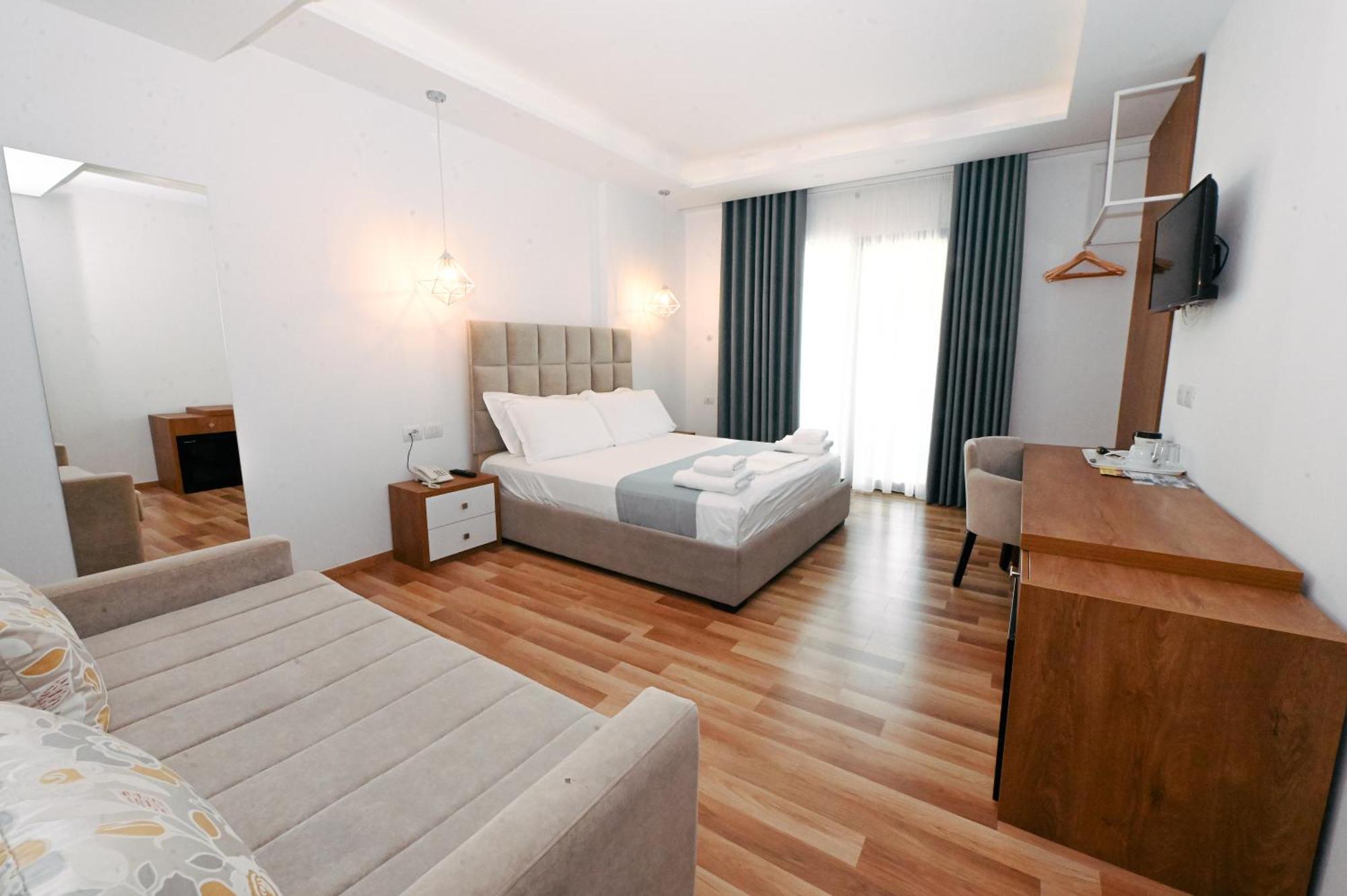 Bianco Hotel Ксаміл Екстер'єр фото